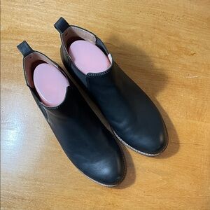 Taos Chelly Footwear Black Leather Slip-On Ankle Booties. Size 8.5